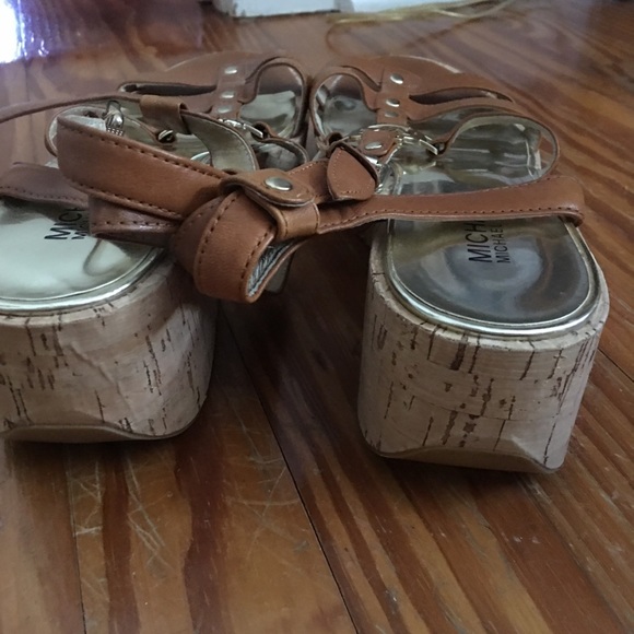 🎉Host Pick🎉Michael Kors Sandals - Picture 3 of 4